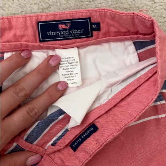 Vineyard Vines “Breaker Short” - Picture 3 of 5